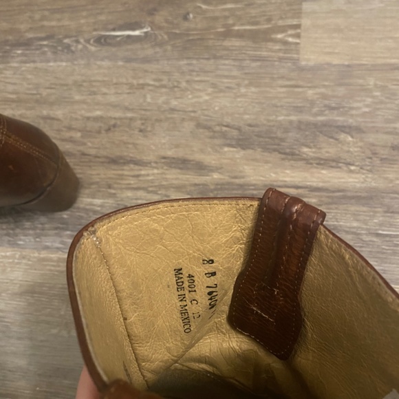 FRYE 76400 JANE TRAPUNTO Bootie Red Leather Motorcycle Boots Women's Size 8 - Picture 6 of 7